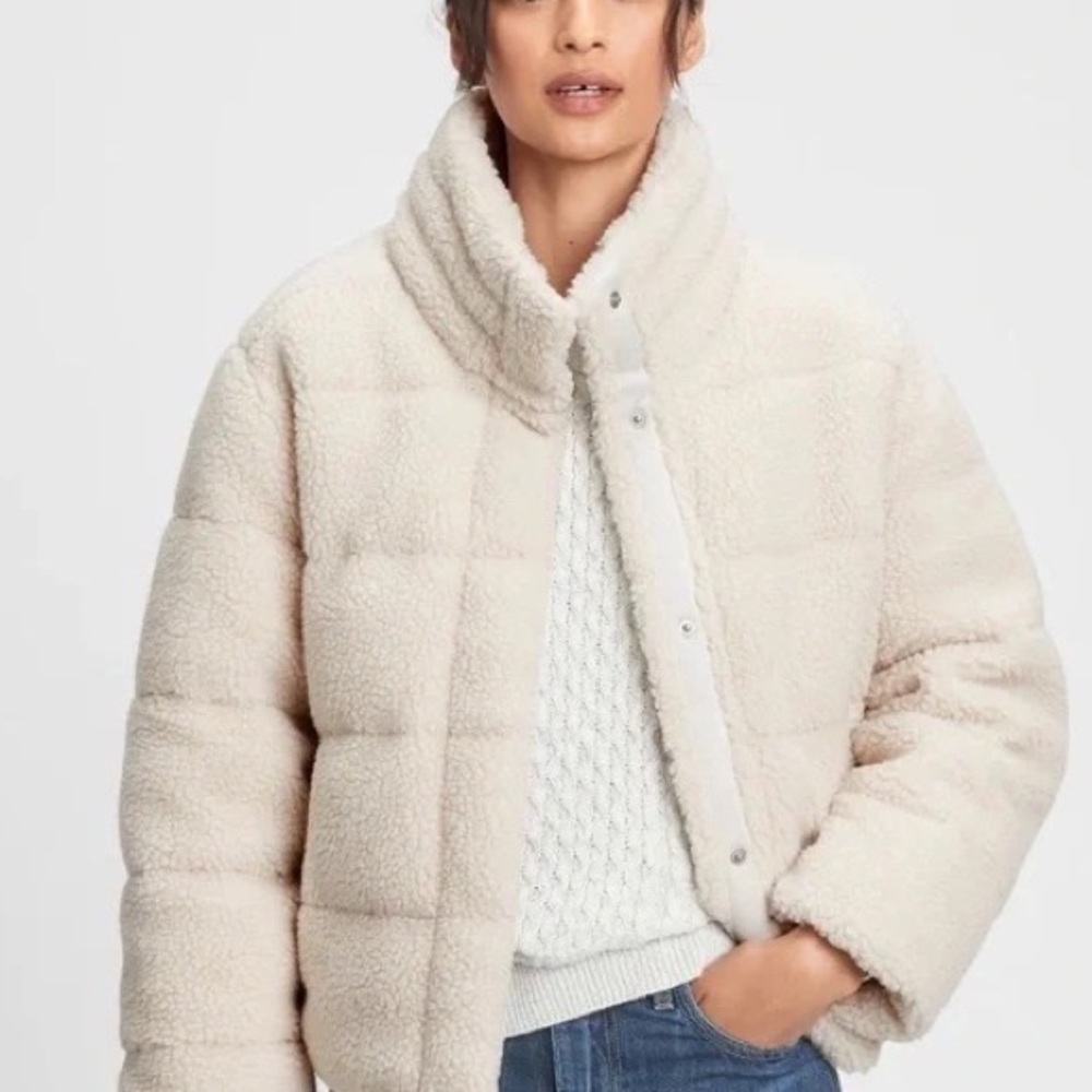 GAP Offwhite Oversized Sherpa Puffer
